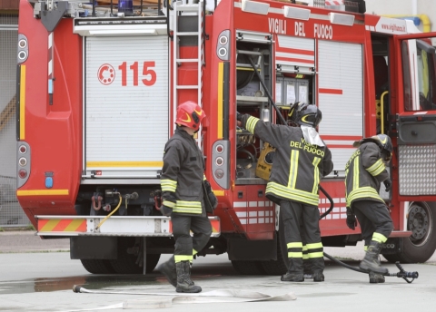 Foggia: incendio in un appartamento a Cagnano Varano. Morto un 60enne