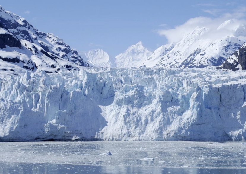 Ambiente: l’inverno che non c’è e lo scioglimento irreversibile dei ghiacciai. Ripensare il turismo invernale