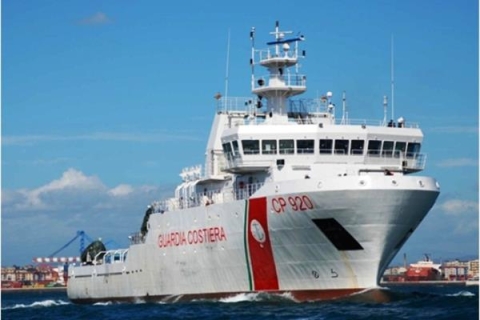 Reggio Calabria: un bimbo morto tra i 50 migranti soccorsi dalla nave Dattilo della Guardia Costiera