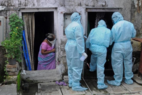 Pandemia India: 100 mila positivi al giorno ma è il primo esportatore di vaccini