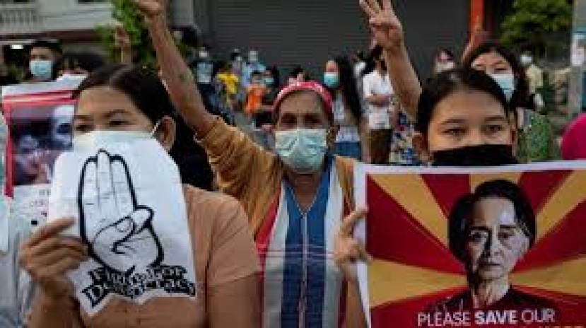 Birmania: ancora proteste nonostante la &quot;forza letale&quot; dell&#039;esercito. Oggi paralizzati gli uffici pubblici