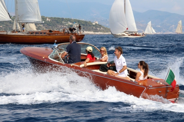 Barche d’Epoca: con l’Onda Classica di Santa Margherita Ligure tornano le atmosfere della Dolce Vita
