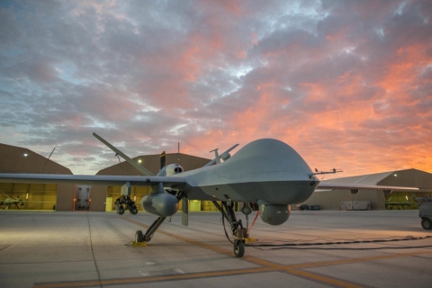 Drone Usa elimina una delle menti dell'IsisK a Nanghar. Ultimo volo italiano del ponte umanitario