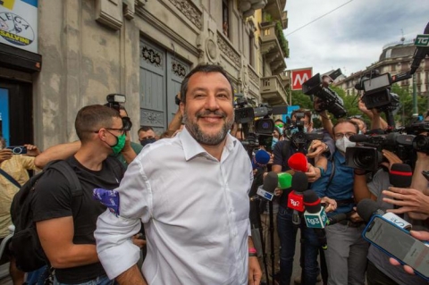 Vaccini, la Lega leale al governo ma con riserva. Salvini: “No all’obbligo vaccinale”
