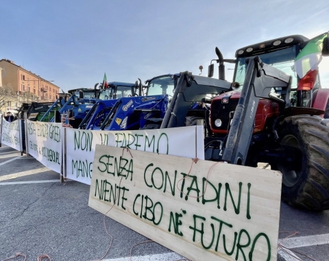 La protesta agricola dei trattori alla ribalta pop della vetrina del Festival di Sanremo