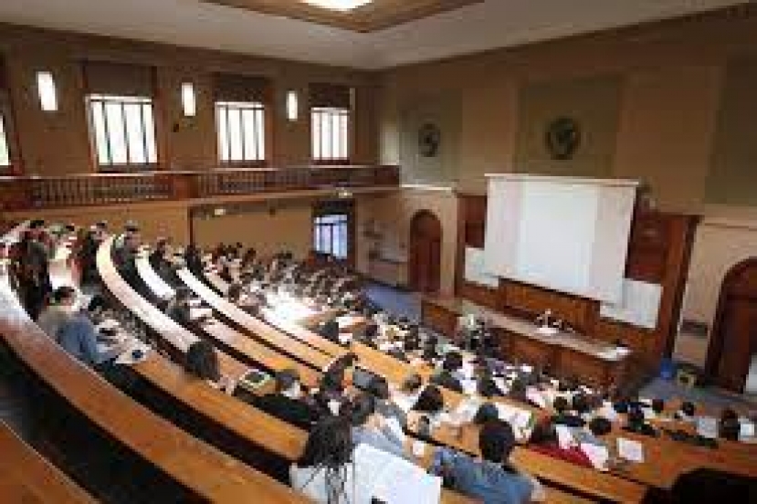 Università: una circolare del ministero autorizza le sedute di laurea a distanza nelle sessioni di febbraio