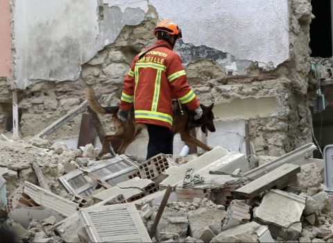 Marsiglia: due corpi trovati sotto le macerie della palazzina crollata ieri dopo una esplosione