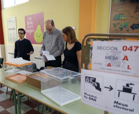 Elezioni Spagna: Socialisti e Pp appaiati nei primi dati scrutinati. Vox al terzo posto