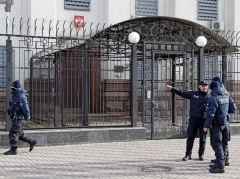 Mercenari di Wagner alle porte di Mosca. La fuga dagli edifici pubblici e il monito di Lavrov