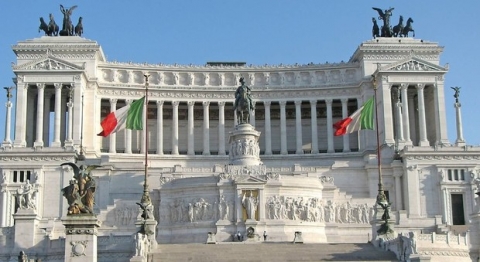 Il 75º compleanno della Repubblica Italiana con la cerimonia all’altare del Milite Ignoto
