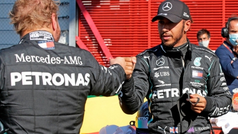 Lewis Hamilton vince il Gran Premio di Toscana davanti a Bottas e la rivelazione Albon (Red Bull)