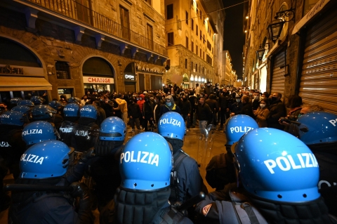 Firenze: arrestate 19 persone ritenute coinvolte negli scontri anti-Dpcm del 30 ottobre scorso