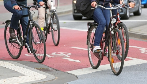 Mobilità sostenibile, Fiab: presentato a 140 sindaci delle città ciclabili il manuale "Dare strada alle bicilette"