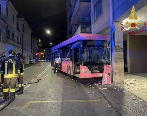 Mestre: nuovo incidente per un bus elettrico de La Linea lo stesso della tragedia del cavalcavia