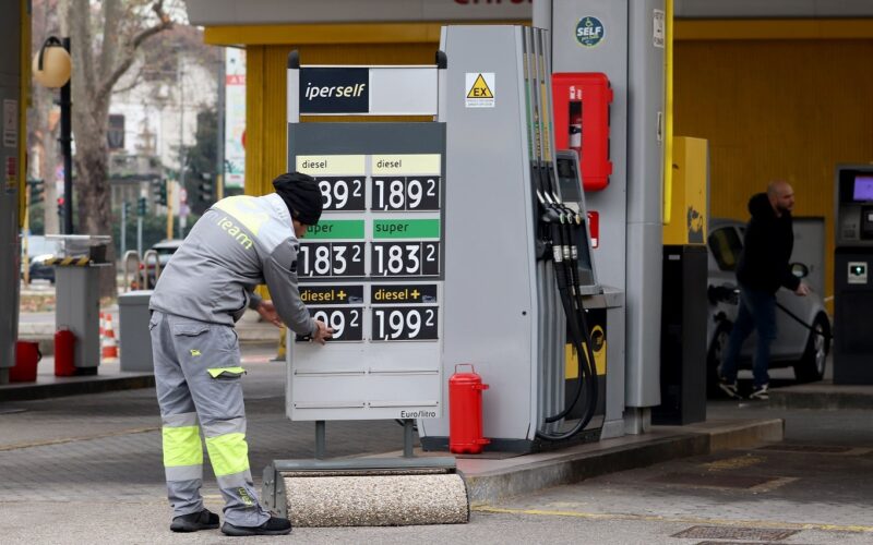 Carburanti: il CdM decide per uno sconto di 17 centesimi solo sul gasolio