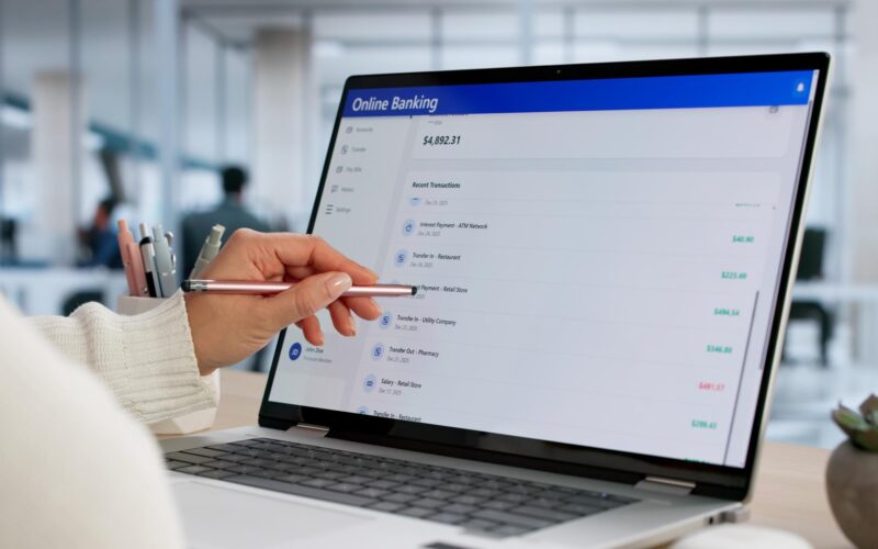 Digitalizzazione d’impresa: i vantaggi di scegliere un conto online aziendale