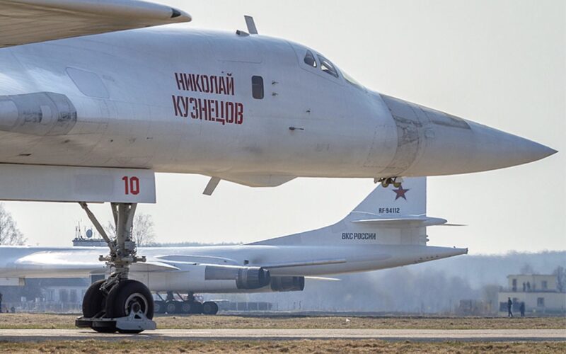Russia: attaccata da Kiev la base aerea di Engels e la raffineria di Saratov