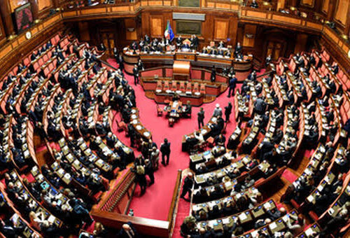 Finanza pubblica: approvato il documento da Camera e Senato. Misure per le famiglie