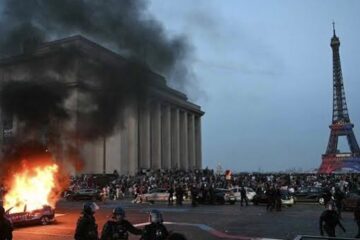 Manifestazioni Francia: Macron respinge le dimissioni del ministro Nunez e arriva un nuovo protocollo contro i teppisti