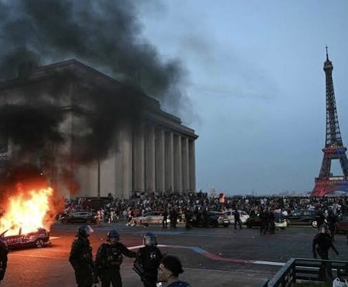 Manifestazioni Francia: Macron respinge le dimissioni del ministro Nunez e arriva un nuovo protocollo contro i teppisti